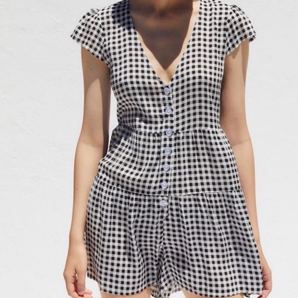 Urban Outfitters Rio gingham romper - Picture 1 of 10